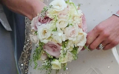 Ramo de novia silvestre: la inspiración boho de Kate Moss para bodas con encanto natural